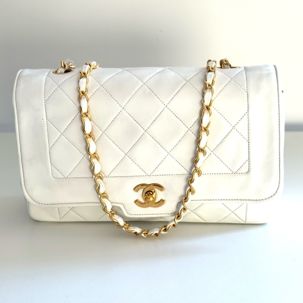 CHANEL Vintage 1-Series 1990s White Lambskin Quilted Flap Bag Gold CC Lock GHW!!